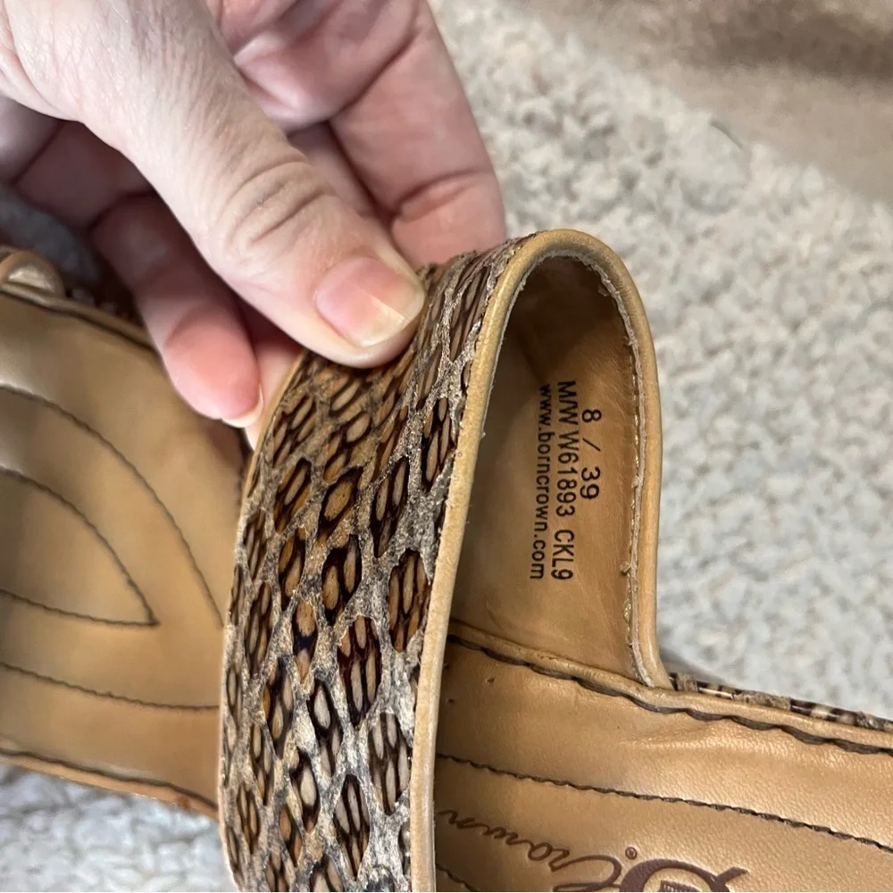 Born Crown Skyler Terra Snake Print Wedge Sandals Sz 8 Beige Brown Leather 4”